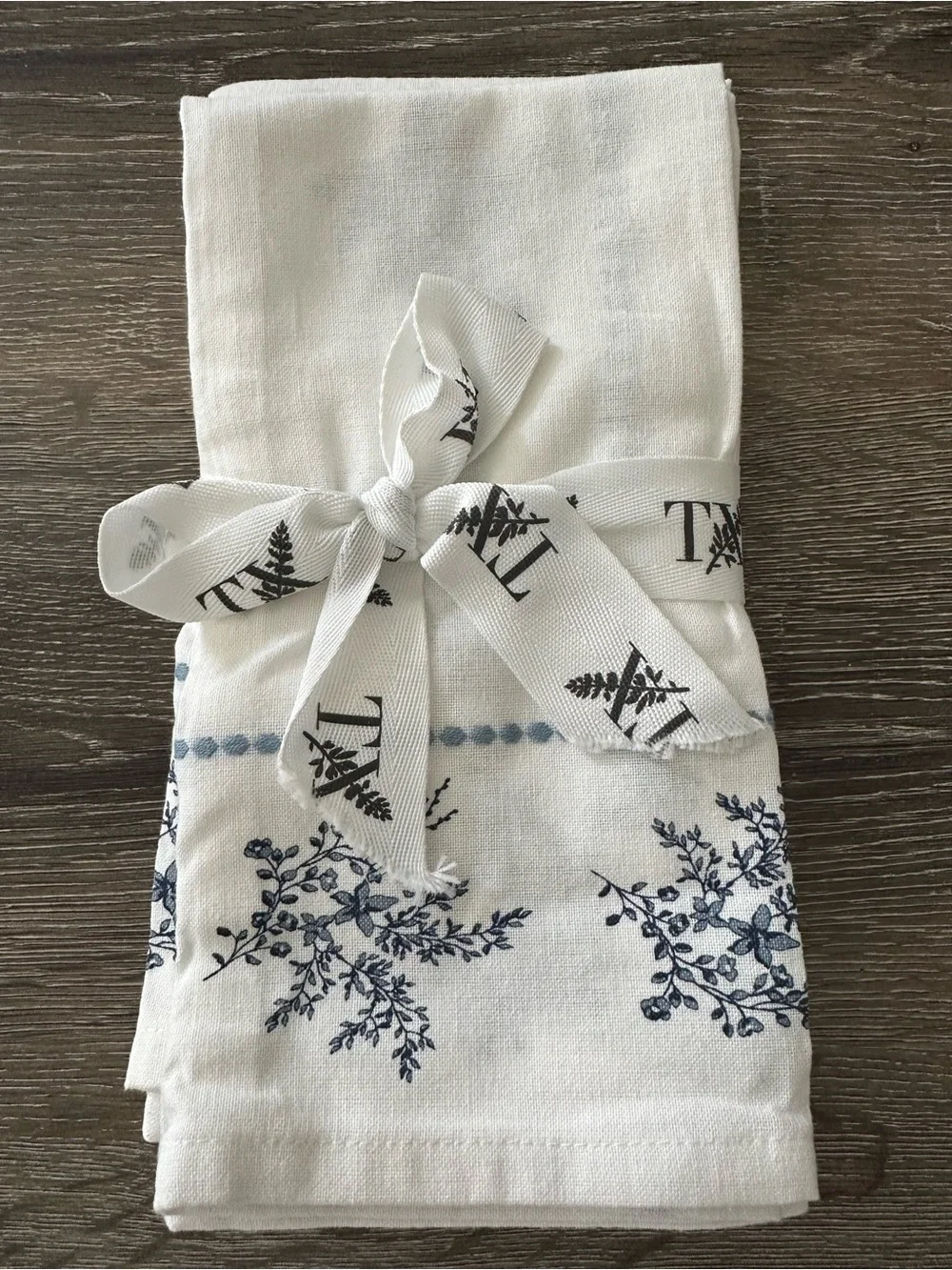 Blue and White Floral Cotton Cloth Napkin - My Texas House. 4 count